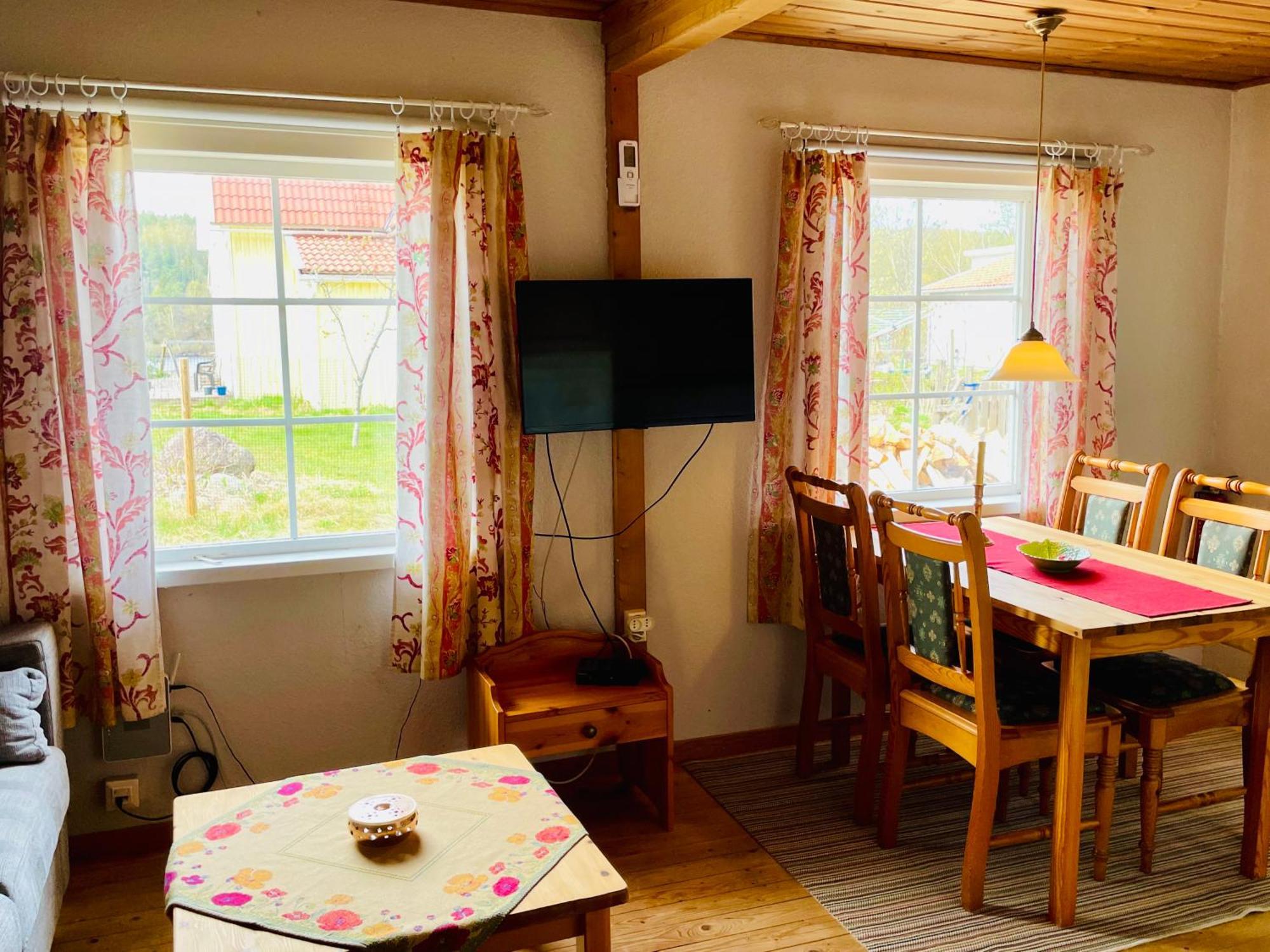 Viken - Cottage By Dalslands Canal Dals Langed Ngoại thất bức ảnh
